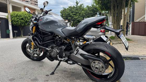 DUCATI MONSTER 1200 S DUCATI MONSTER 1200 S